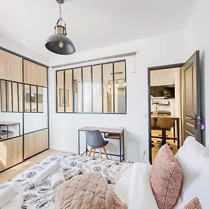  Appartement Metro 14 Et Le Metro 7 A 6 Minutes A Pied Emplacement Strategique Parking Gratuit France